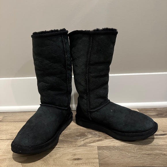 Big girl UGG Classic II Tall Boot youth size 4 women size 6 - Picture 2 of 8